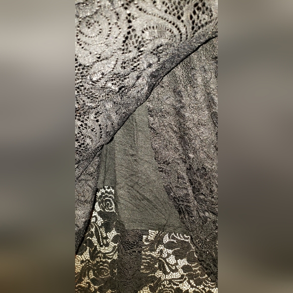 Torrid NWT Black Lace Wrap Skirt, size 3 - Picture 4 of 6